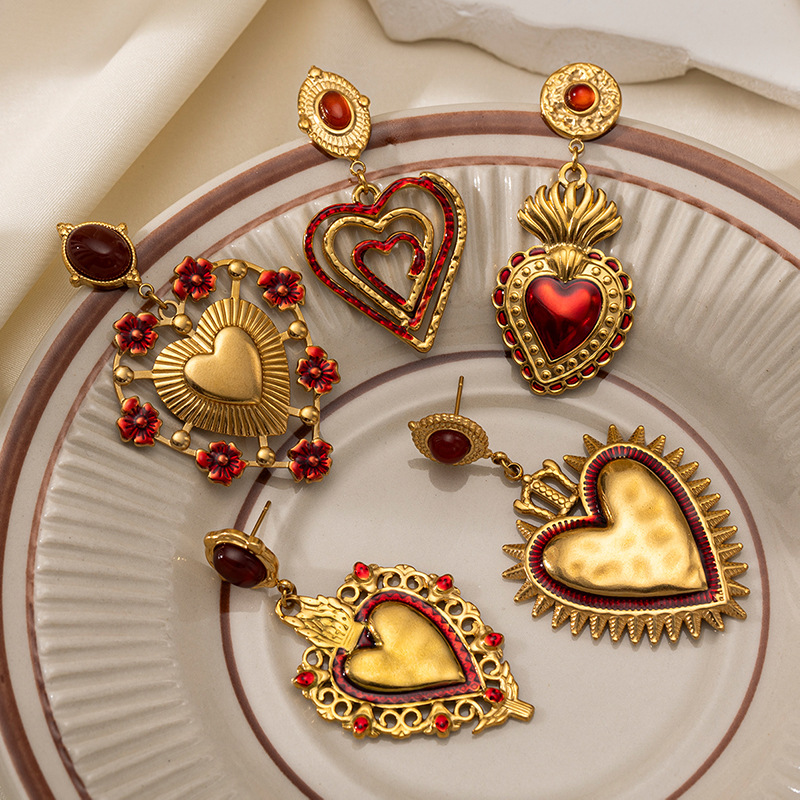 TENA estilo francés vintage aretes de amor incrustados con gemas de palacio medieval aretes de corazón al por mayor