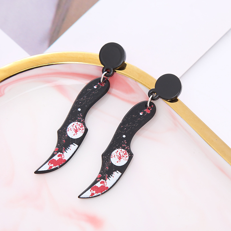 Punk Creative Noir Acrylique Simulation Couteau Hache Couteau De Cuisine Ciseaux Pendentif Boucles D'oreilles display picture 2