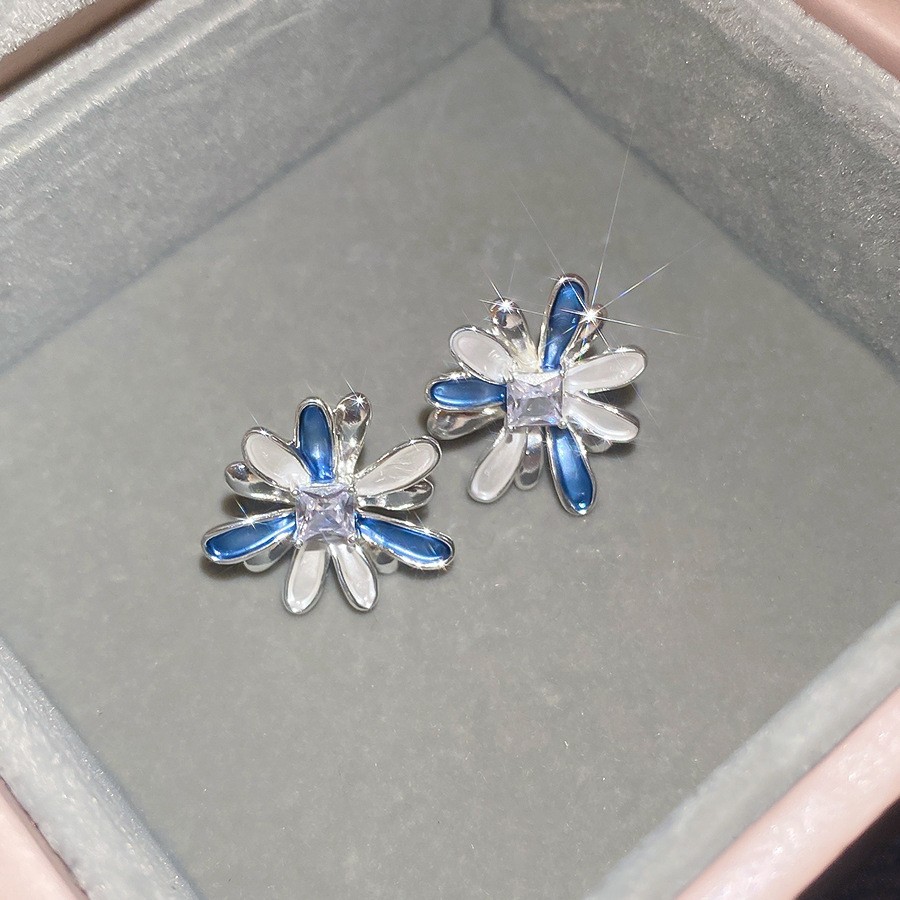 Pendientes de flor de cristal de aguja de plata, cuentas de arroz de cristal, pendientes azules, pendientes de estilo de vacaciones frescas, pendientes de lujo ligero, de alta calidad, mujeres