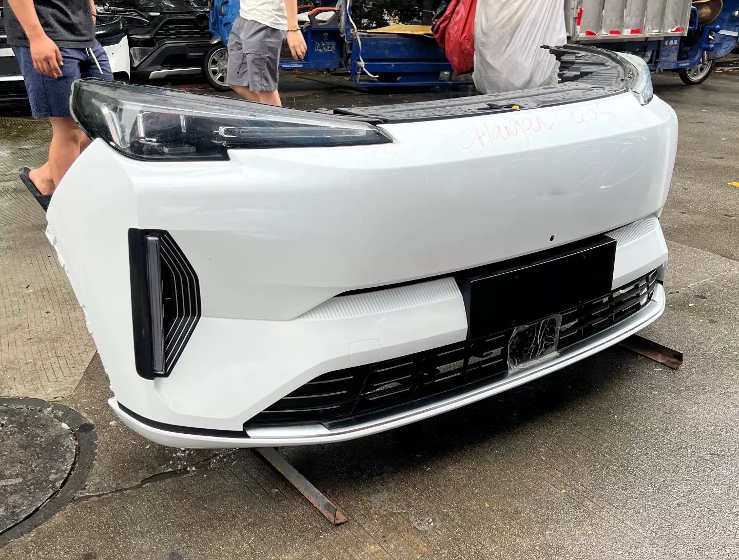 Suitable for Changan Qiyuan Q05: front bumper, front grille, front nose trim, headlights, hood, and fender
