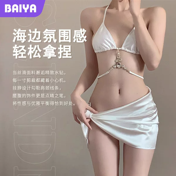2025 New Black Swimsuit for Women with Exposed Waist and Slimming Look Wrap Skirt Three-Piece Strappy Bikini Hot Spring Resort Swimsuit