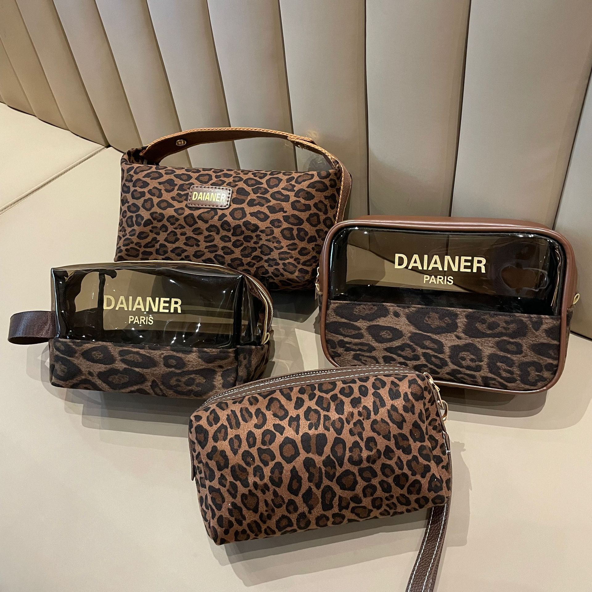Leopard Print Makeup Bag, Fashionable Large-Capacity Storage Toiletry Bag for Women, 2026 New Model, High-End Portable Super Popular Skincare Bag