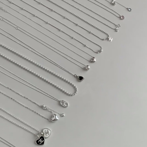 S925 Silver Flower Necklace for Women, Simple and Everyday, Versatile, Exquisite, Cross-Hole Small Flower Clasp Necklace, Sweet and Cool Style Jewelry