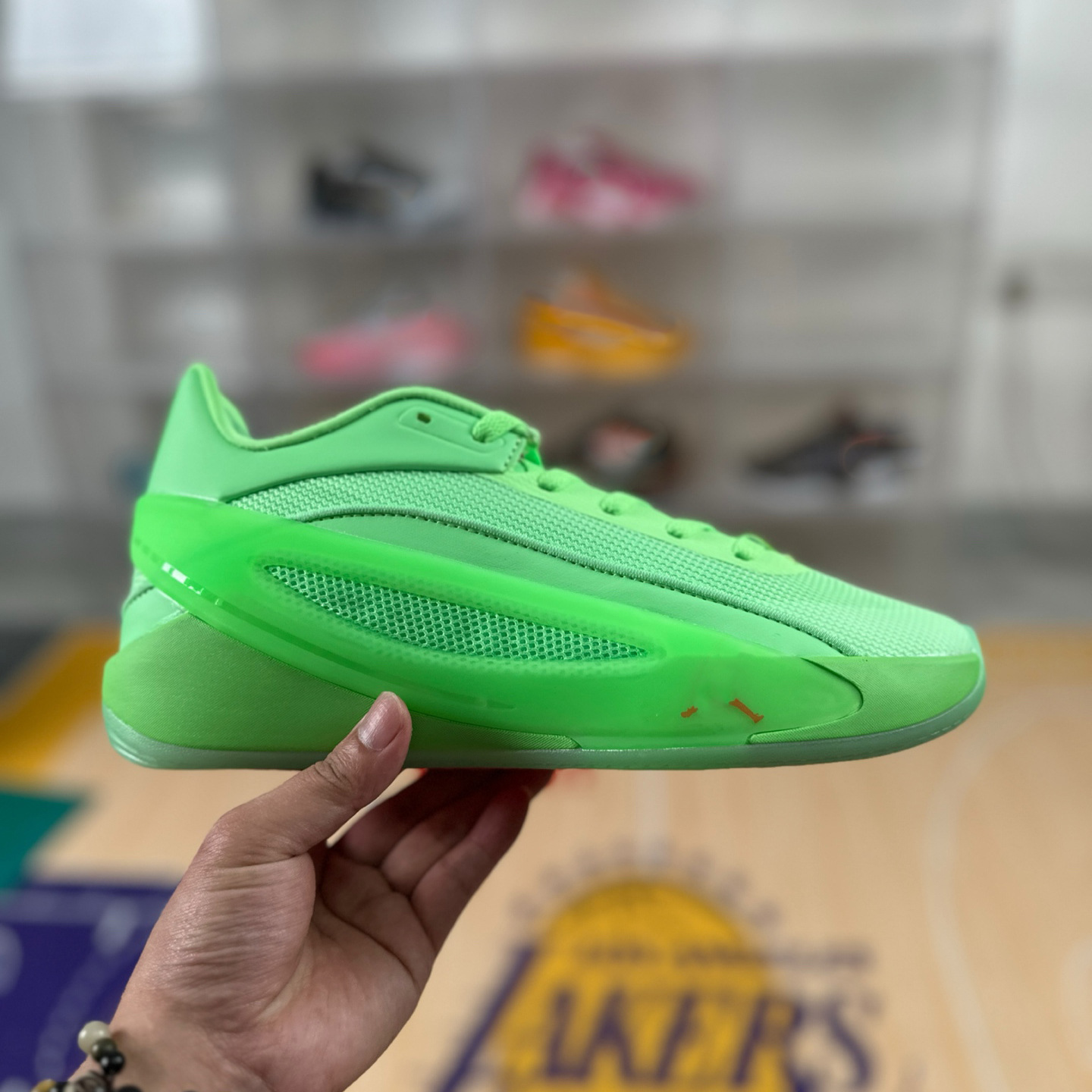 Zapatillas de Baloncesto Bajas para Hombre Luka 5, Tela de Malla y Caucho, Transpirable y Antideslizante, para Baloncesto