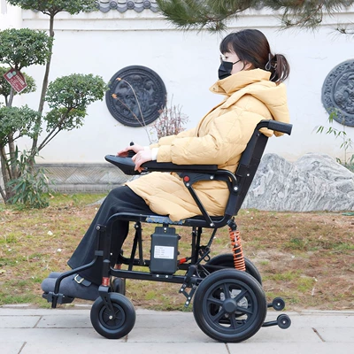Qatlanan elektrik velosipedlər Intelligent, Small Wheelchair for the - the-black-24v30a-lithium-battery-has-a-range-of-about-45-kilometers