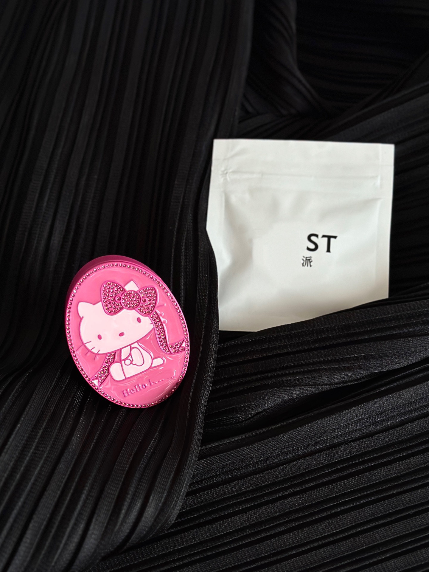 Hello Kitty Beast Pai Collaboration Car Interior Fragrance Birthday Gift Car Air Vent Fragrance