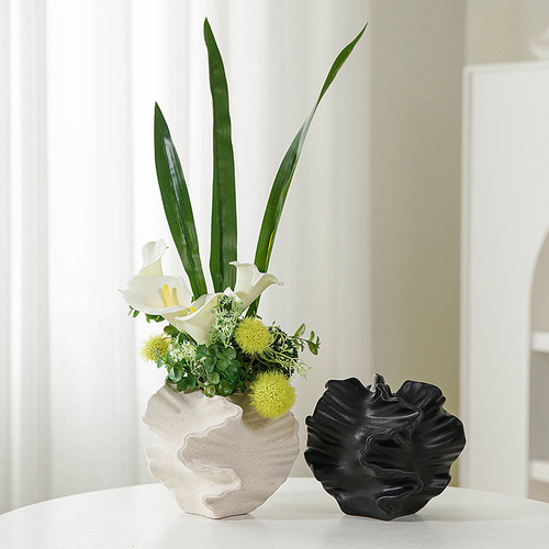 European-style plain-fired white ceramic vase with frosted texture, hydroponic dried flower inserts, home decoration ornaments, gifts and crafts