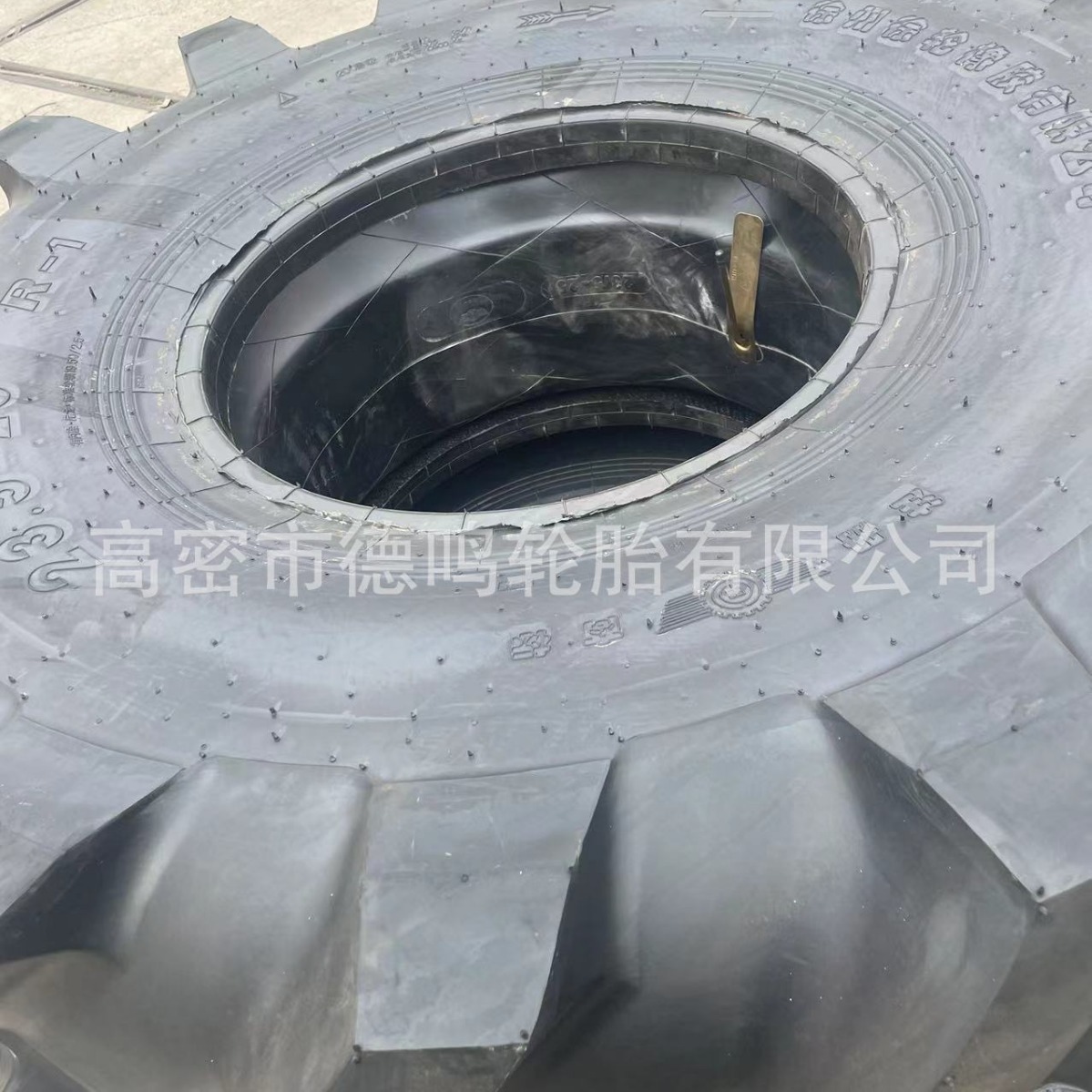 Suministro 50 cargador 23.5-25 26.5-25 máquina de registro Mezclador de carretera espiga patrón de profundización bienes genuinos Tres garantías