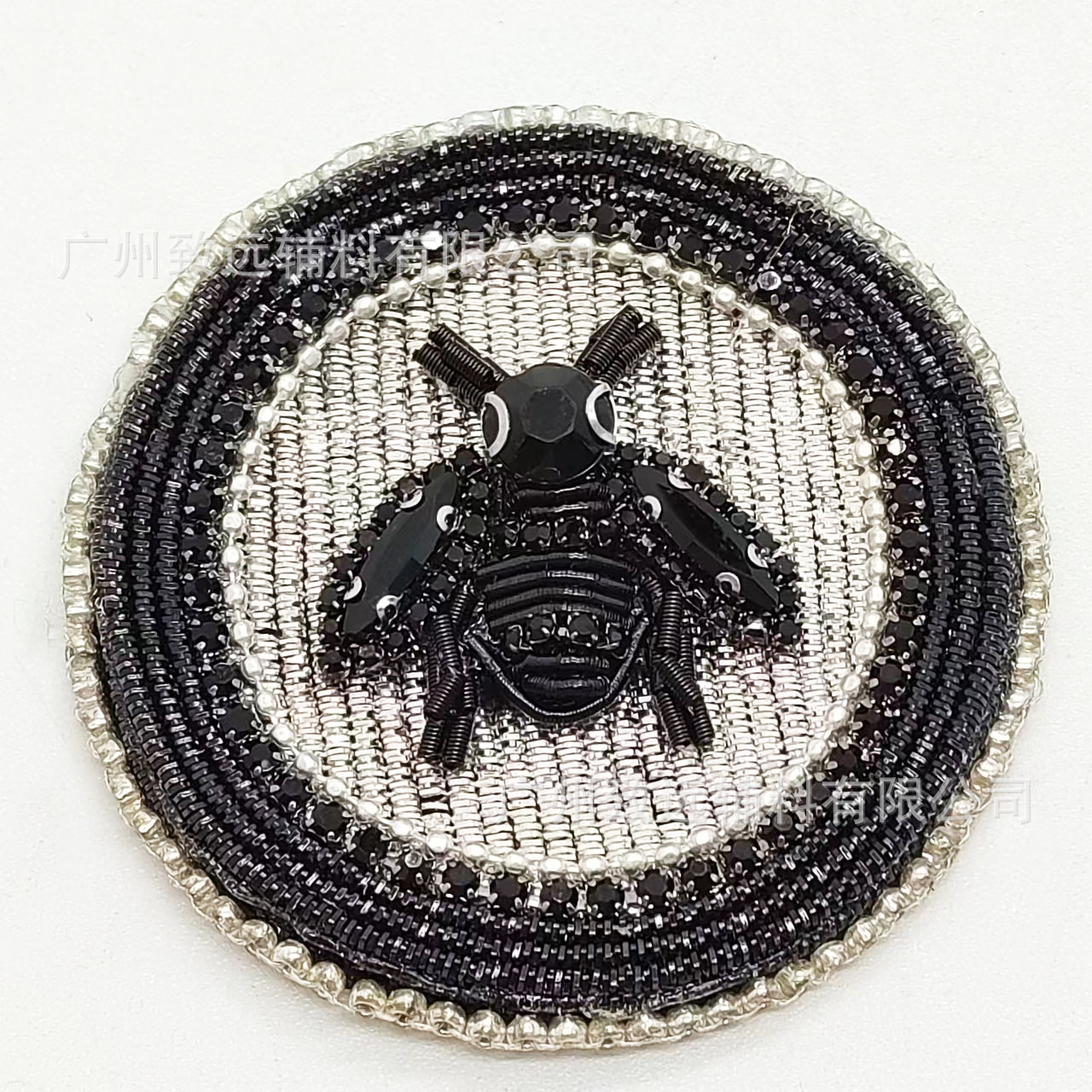 Broche de insignia de abeja de seda india redonda, estilo nuevo transfronterizo, parche de tela de moda con bordado hecho a mano, accesorio creativo DIY. image 6
