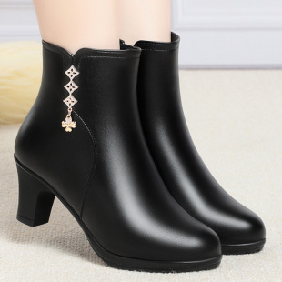 Mom's shoes autumn and winter New short boots Women's soft leather soft bottom tapered heel boots middle-aged and elderly cotton-padded shoes fleece-lined leather shoes