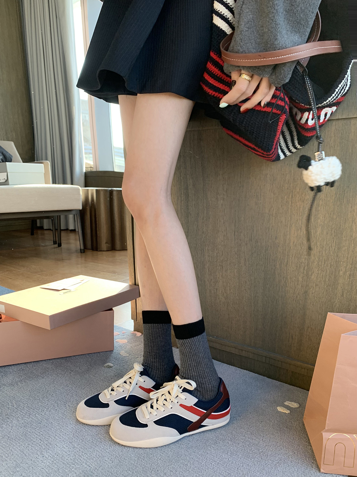 Versión de cuero de vaca ~ grapa madre Miu lazos de color contrastante cómodos lazos transpirables empalmados zapatos deportivos casuales zapatos Gump mujeres