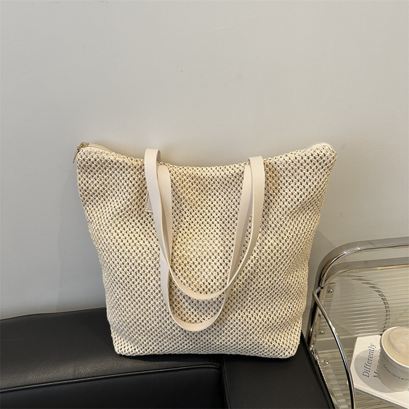 Bolso tejido de paja para mujer de gran capacidad 2024 nuevo estilo de verano casual de un solo hombro bolso de viaje bolso tejido bolso de playa junto al mar