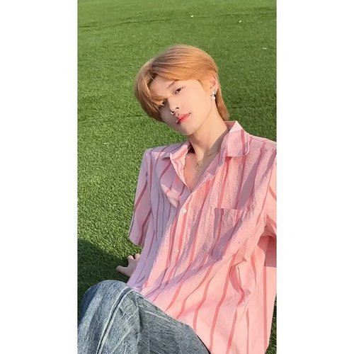 Summer Striped Pink Short-Sleeve Shirt for Men, Stylist's Outfit, Cool and Edgy Jacket, American Dopamine, High-End Shirt