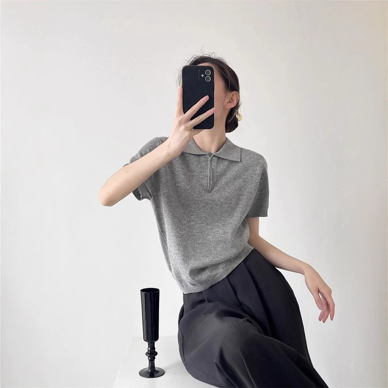 2026 New Gray Short-Sleeve Summer Zip-Up Polo Knit Shirt with Versatile Design and Thin Base Layer
