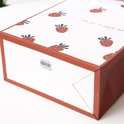 Strawberry gift bag Korean style small fresh and cute hand paper bag personalized simple gift bag water cup bag