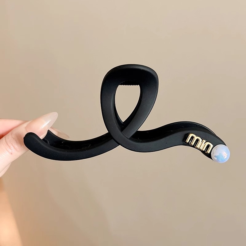 Zhao Lusi mismo estilo de clip de agarre de lazo femenino 2025 nuevo clip de tiburón grande de alta gama en la parte posterior de la cabeza horquilla