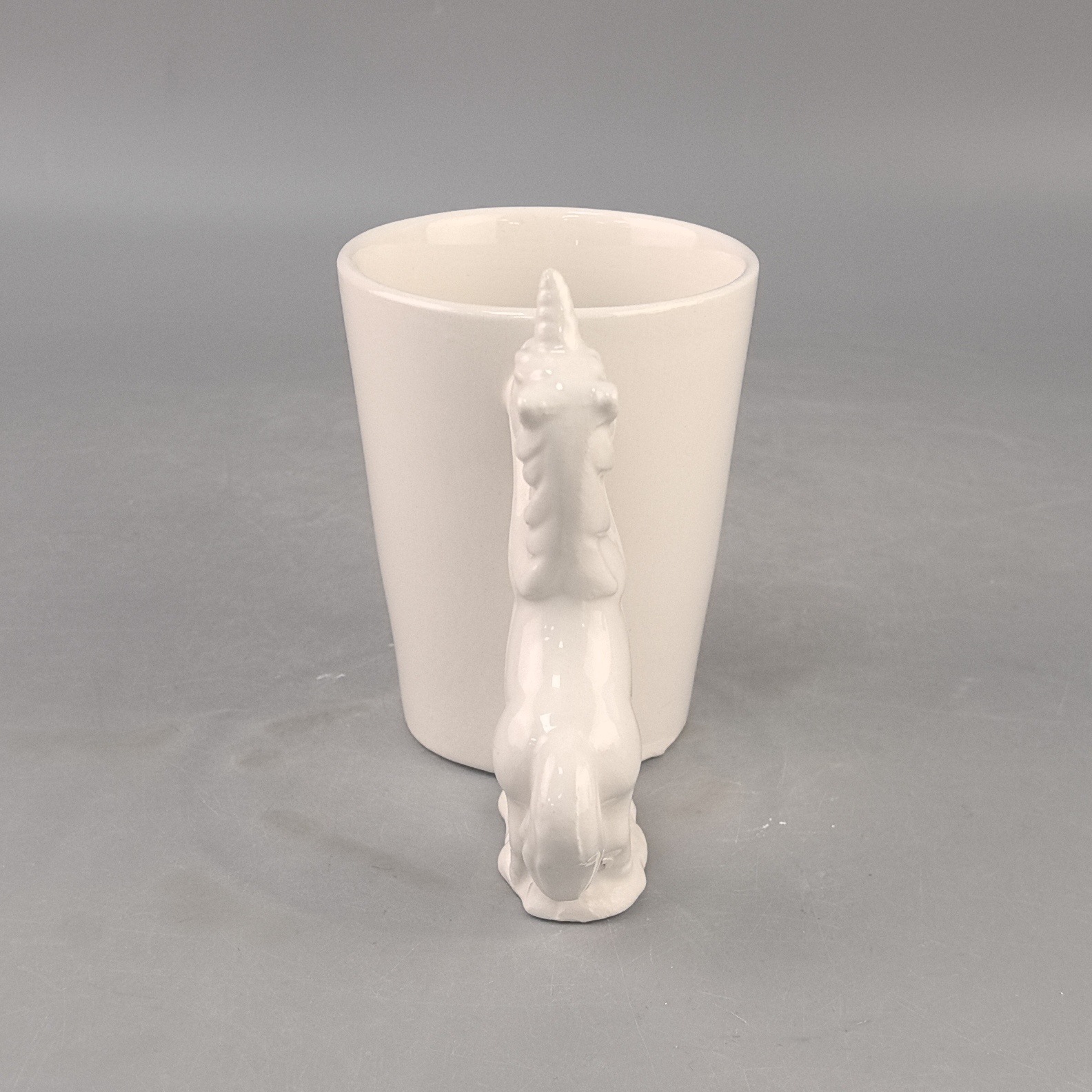 Taza de modelado de cerámica transfronteriza de fábrica animal arco iris mango de caballo forma especial taza de café creatividad de regalo de vacaciones