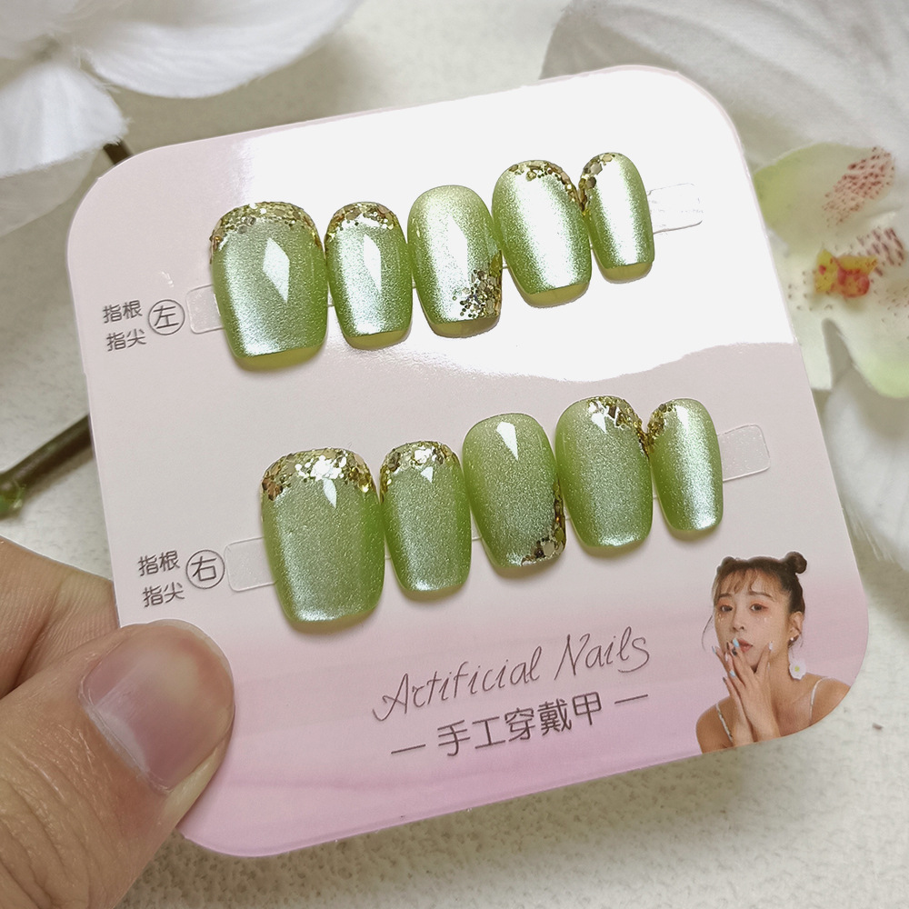 10 piezas de parche de arte de uñas simple con lentejuelas doradas, armadura de vestir, lindas uñas de ojo de gato cortas hechas a mano verde esmeralda