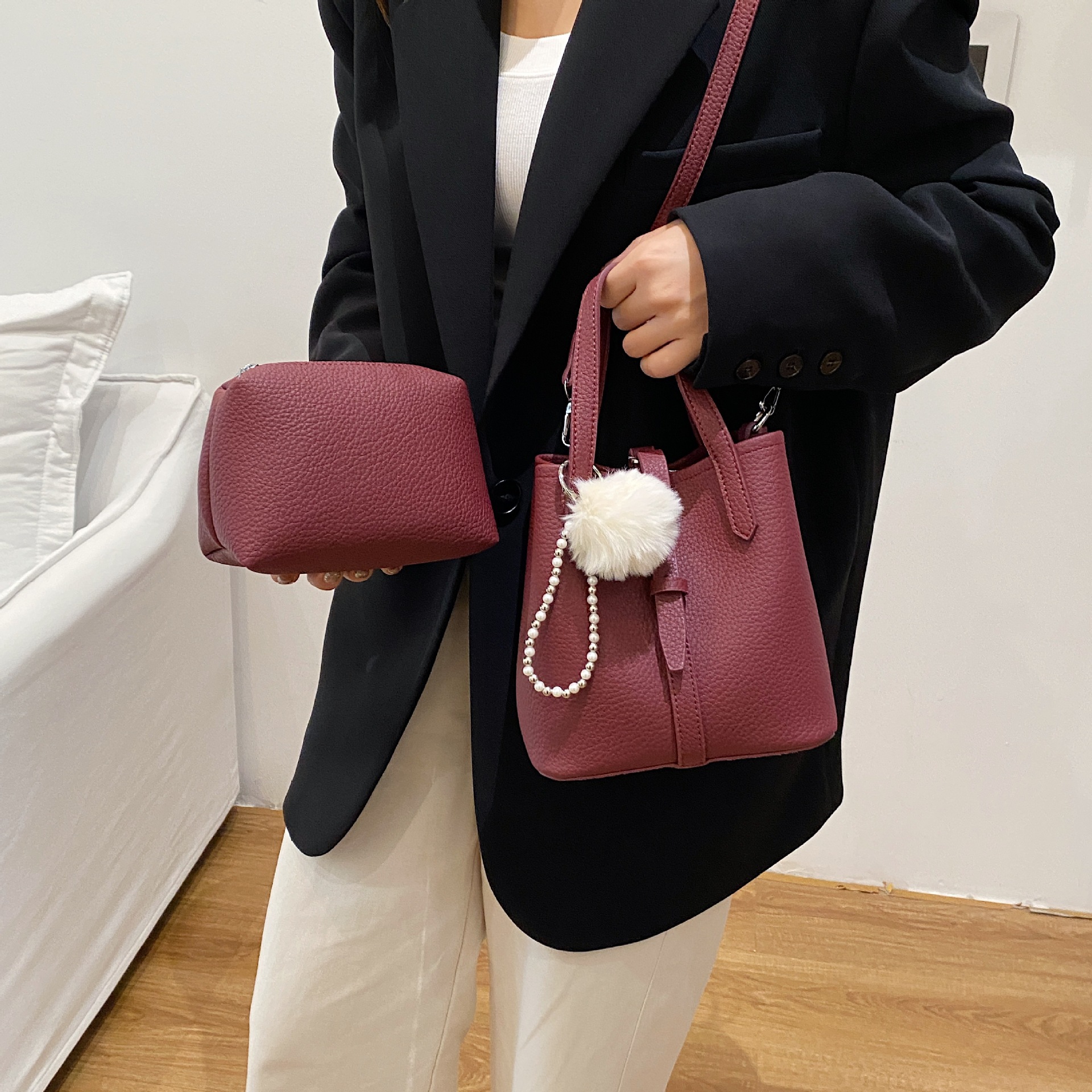 Bagos de cestas de nicho, bolsas de cubo portátiles 2025, otoño y invierno, bolsas de mujer de moda retro, bolsas de mujer.