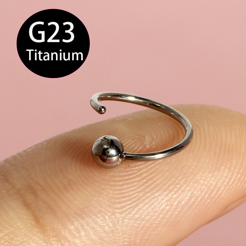 16G labret stud size and finish detail