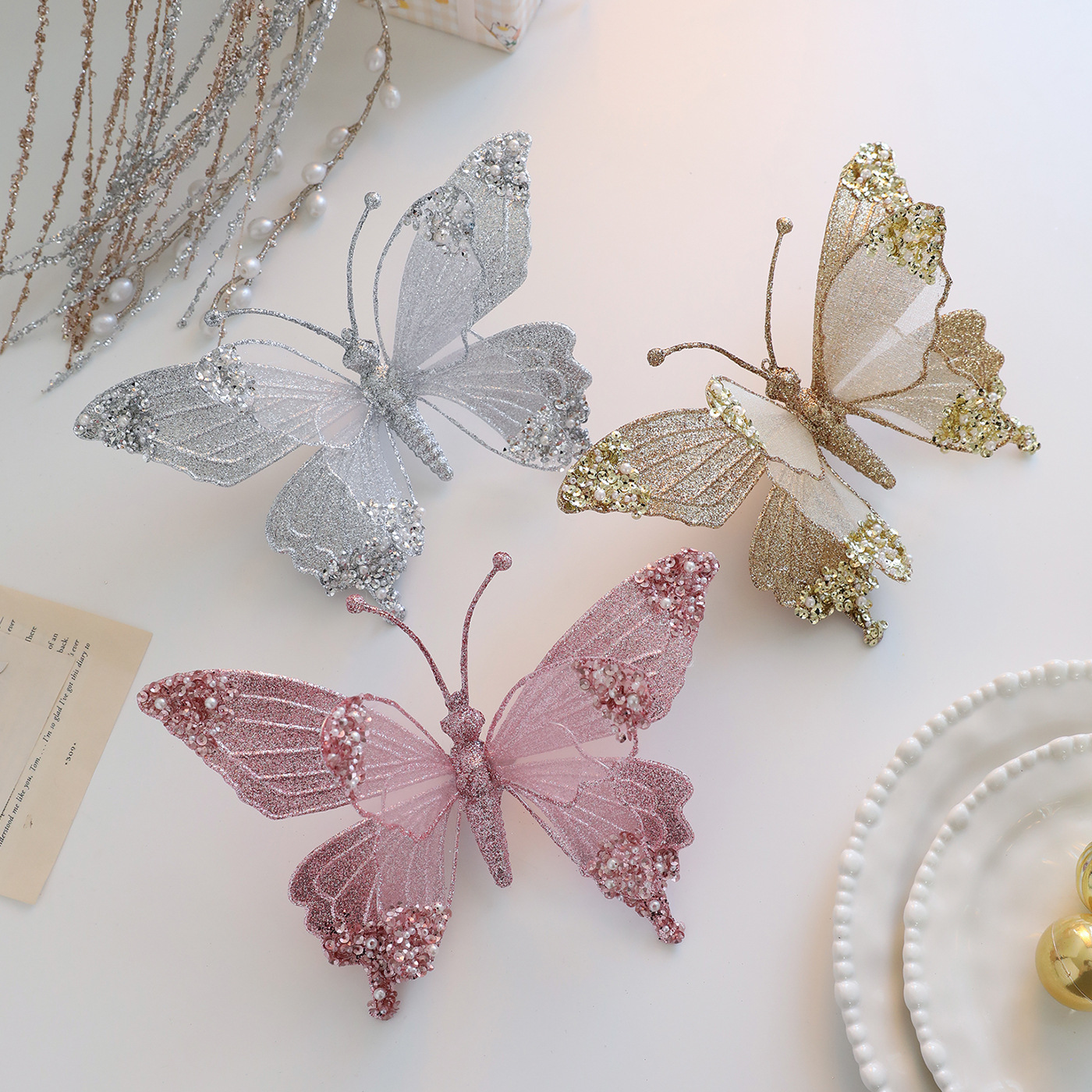 Nuevos productos transfronterizos, malla de simulación de color, brillo, mariposa, libélula, polvo pegajoso, colgante decorativo con clip de Navidad de perlas