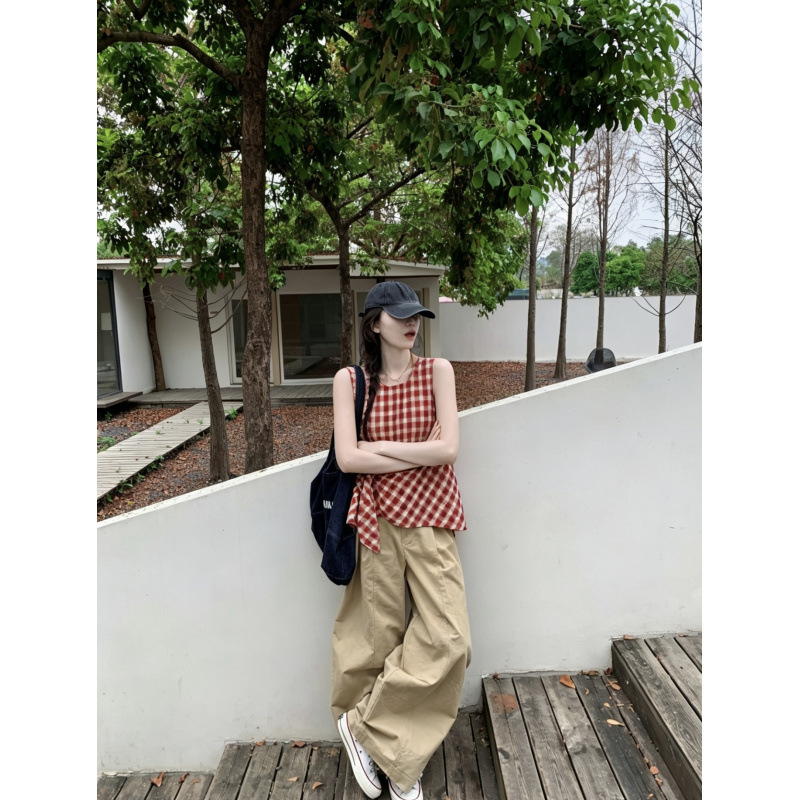 Korean-Style Relaxed Red and White Plaid Twist Sleeveless Top for Women, Summer Design with Irregular Hem Vest Shirt Korean-Style Relaxed Red and White Plaid Twist Sleeveless Top for Women, Summer Design with Irregular Hem Vest Shirt