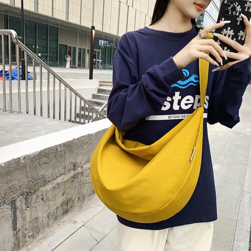 Crossbody bag for women  new large-capacity dumpling bag for college students, large size for male couples, lightweight solid color casual bag