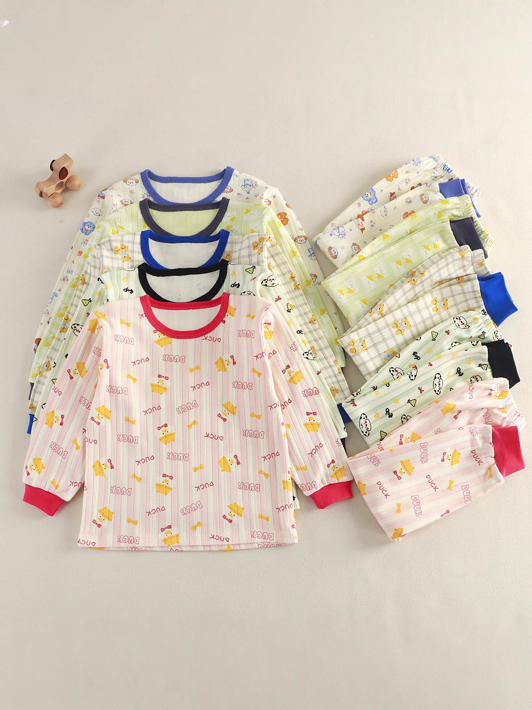 Nuevo conjunto de ropa interior infantil primavera y otoño algodón para niños niñas bebés ropa de otoño pijamas ropa de hogar al por mayor