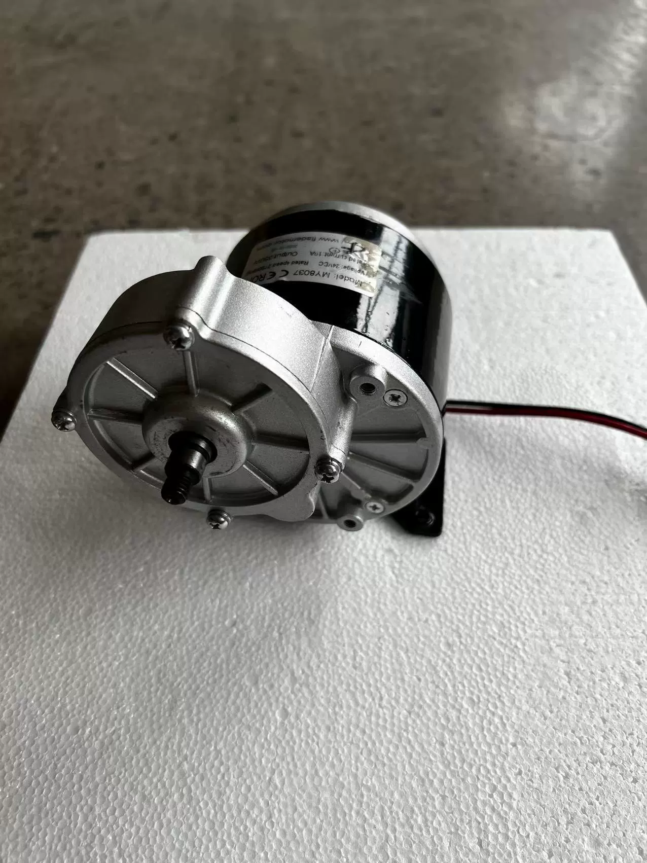 «8027/8037 250W/350W DC с щеточным двигателем»