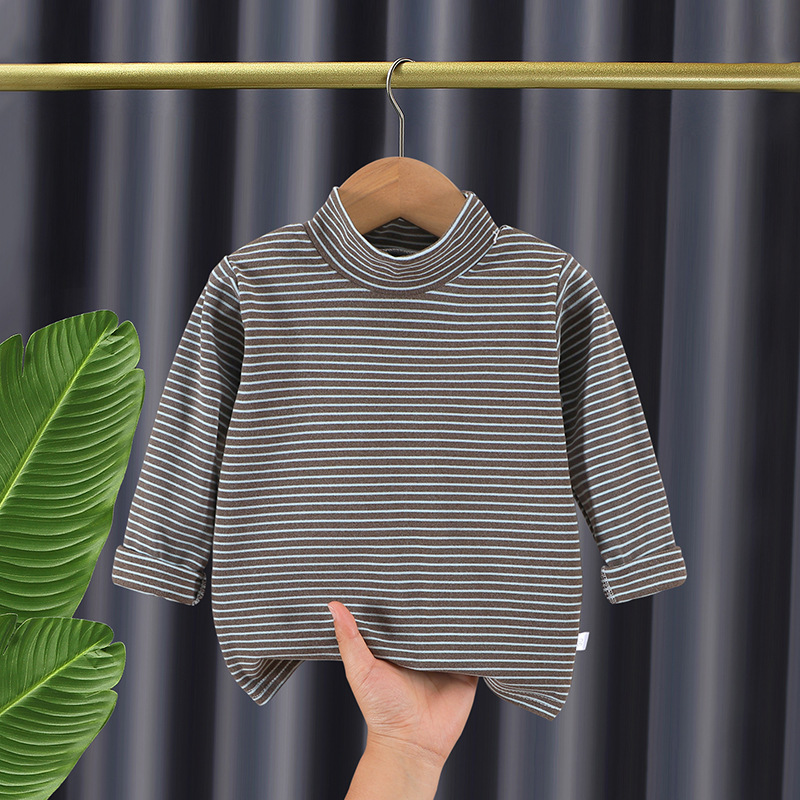 Camisas de base para niños, nuevas camisas de terciopelo de otoño y invierno con chaqueta de otoño para bebés de edad media, cuello redondo y medio cuello alto.