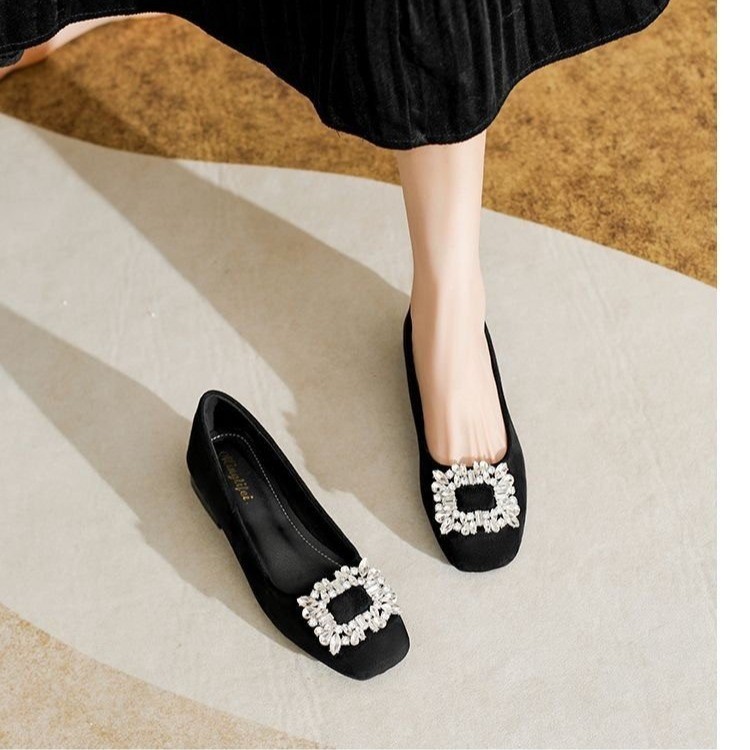 2026 primavera nueva hebilla cuadrada cabeza cuadrada diamante gamión zapatos de tacón grueso zapatos negros red temperamento rojo zapatos de tacones altos