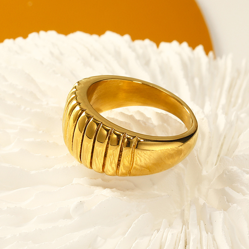 1 Piece Quantity Daily Occasion 304 Stainless Steel Material Real Gold Plated Stripe 304 Stainless Steel Waterproof Non Tarnish Rings