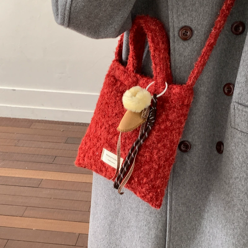 Red winter atmospheric one-shoulder bag, Korean style