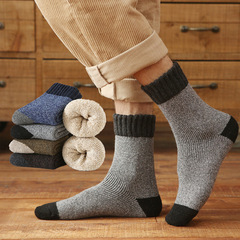 Thickened wool socks for men: ultra-thick, fleece-lined, super-warm mid-calf socks made from premium cashmere and cotton—perfect for cold winter days in Northeast China.