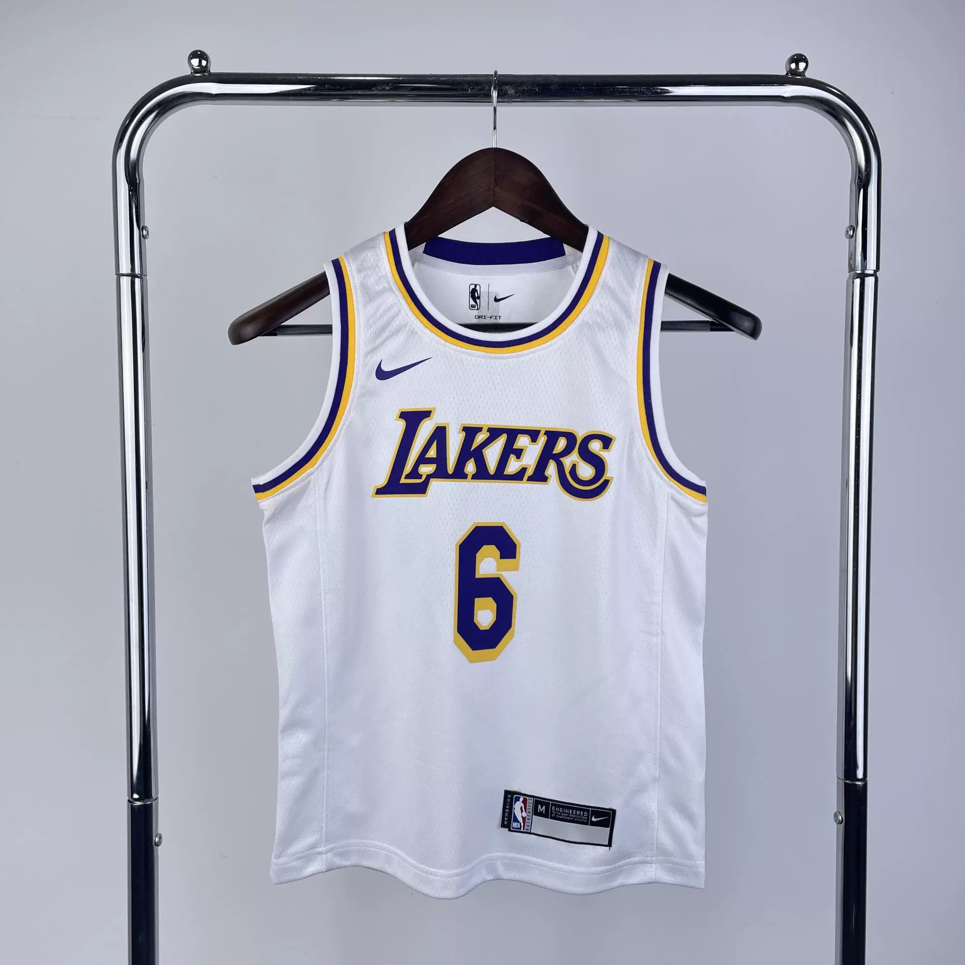 Детская и молодежная одежда. Футболка НБА Lakers Snake Pattern № 77 Дончич № 8 24 Коби № 6 23 Джеймс