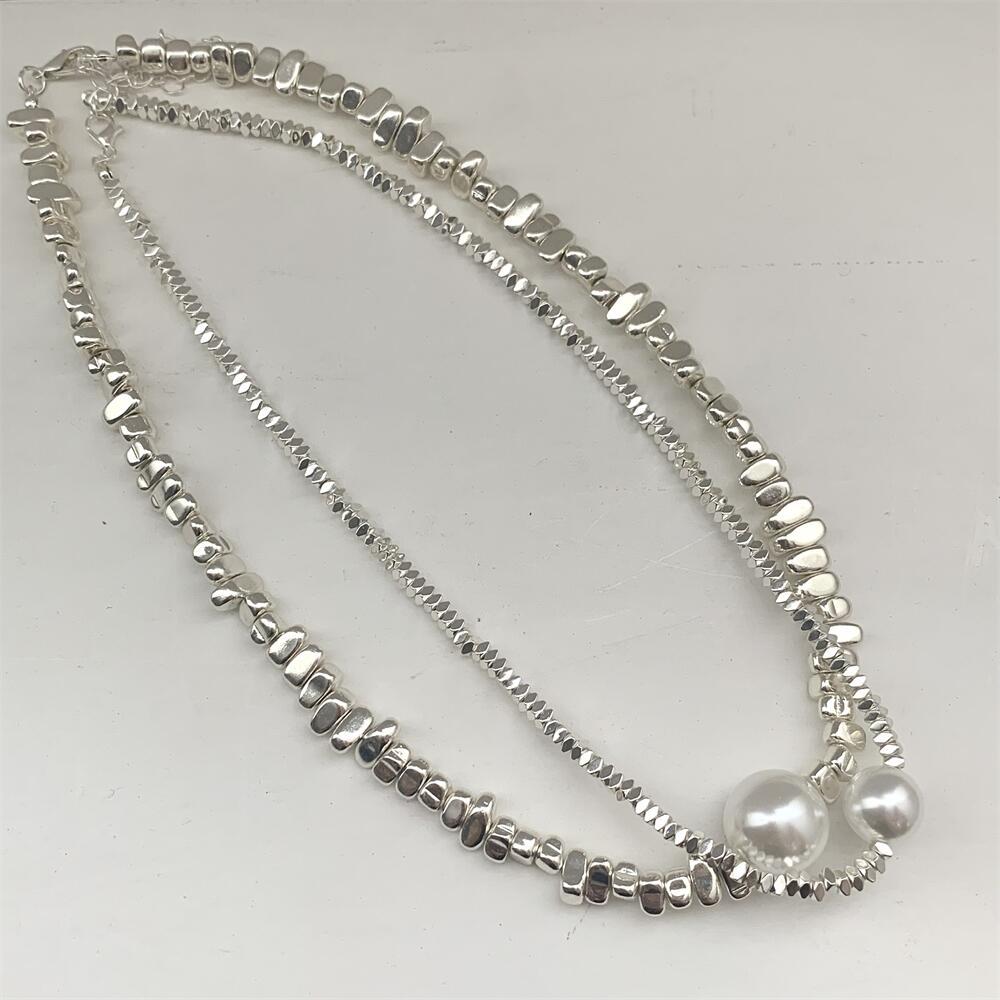 Collar de moda irregular de metal y perlas estilo vintage clavicular_voghion.com
