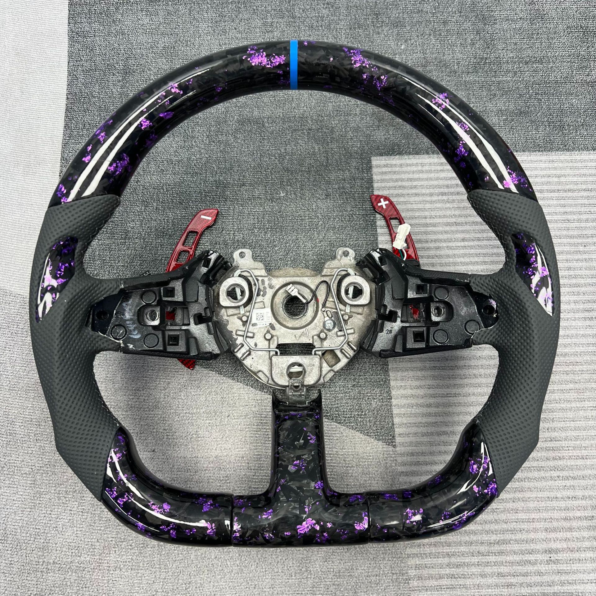 Manufacturer-Customized Carbon Fiber Steering Wheel Processing Suitable for Trumpchi E8/Trumpchi M8/Trumpchi M6/Trumpchi Gs8 Emkoo