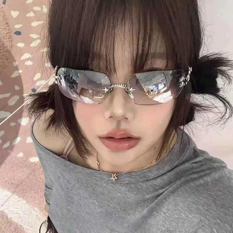 韓国版jennie同項無枠y 2k千年ギャル風サングラス女性モデルファッション高級感サングラス夏|undefined