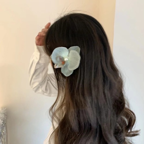 French elegance style orchid hair clip, high-quality realistic flower fringe clip, messy hair clip, atmosphere-taking photo accessory