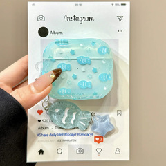 漫画風の青い魚のデザインのペンダント付きAirPods第4世代イヤホンケース、Apple Bluetooth保護ケース第3世代Pro3対応