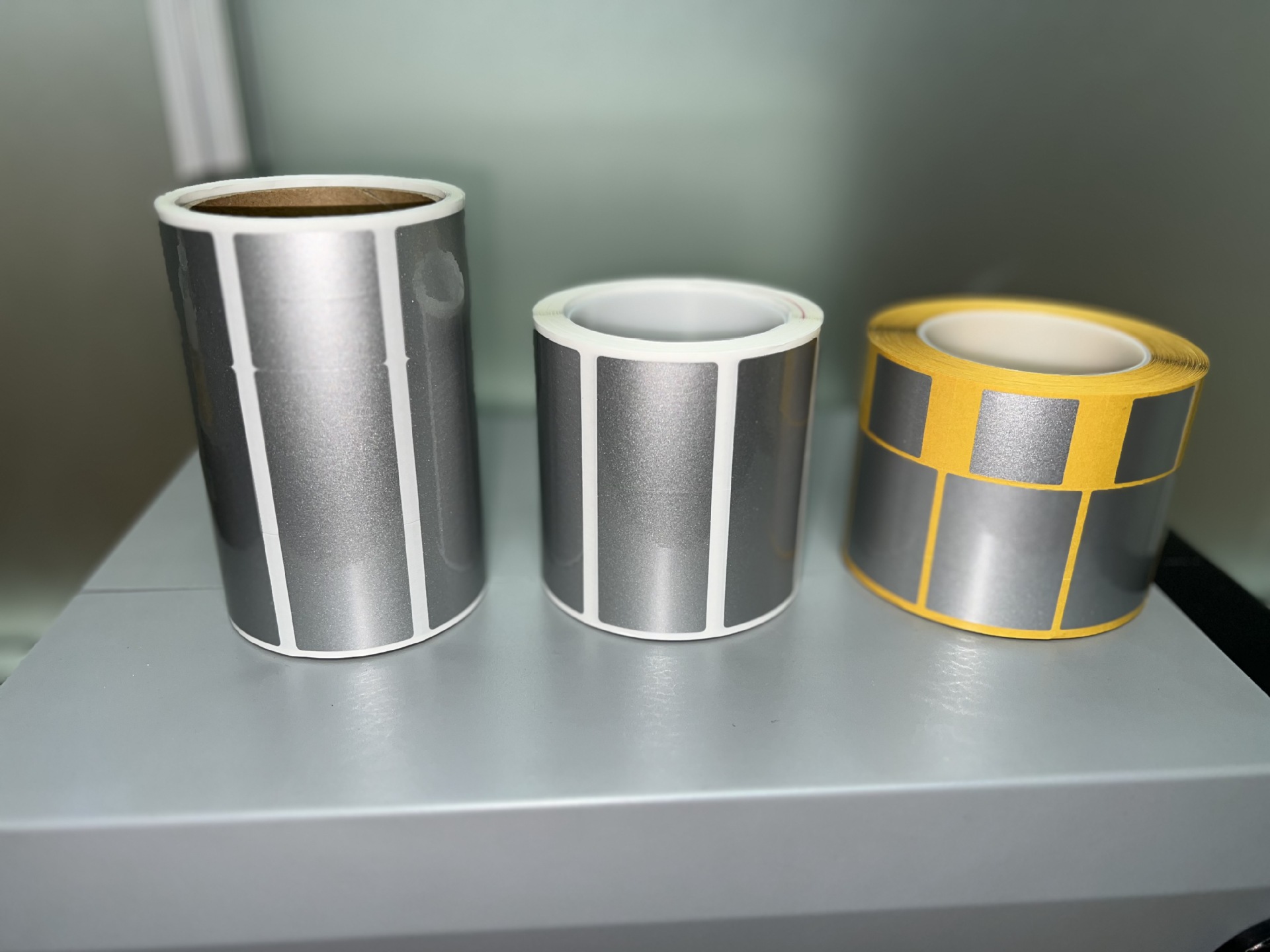 上海3M7872铂金PET标签98*33单排R23mm3拼-贴标机标签贴标机械