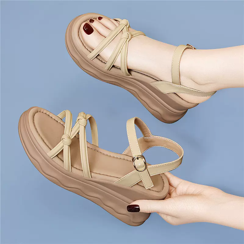 平底女夏季2025新款外穿防滑休闲时尚百搭软底不累脚配透气鞋凉鞋