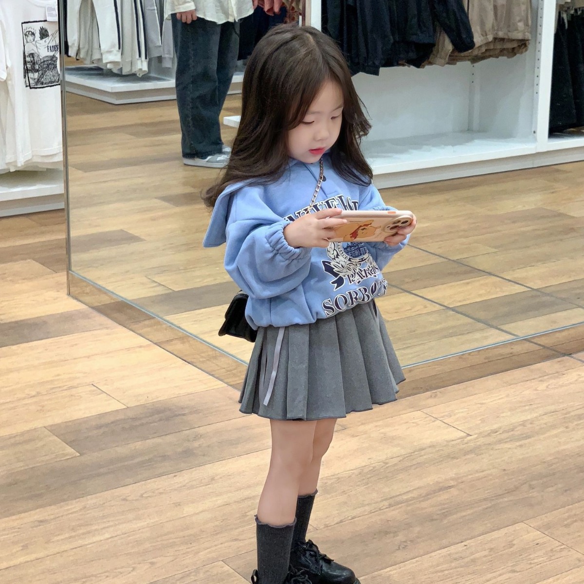 Children's clothing 2024 Spring Korean Version Sweet Print Square Neck Sweatshirt Academic Style Sweatshirt Crew Neck Top