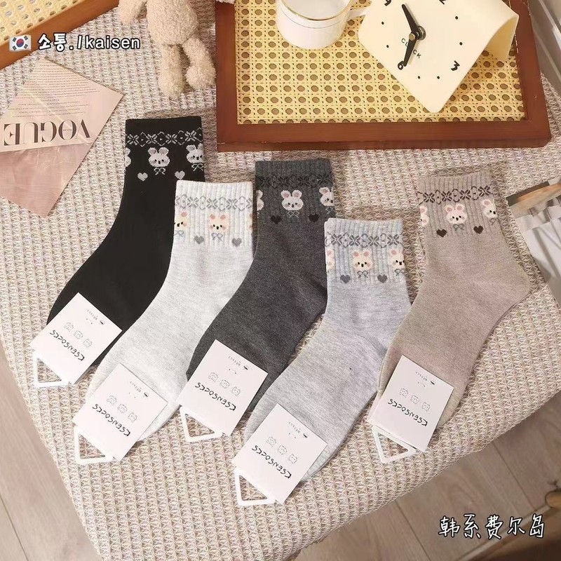 费尔岛凯森秋冬新款女士泡泡纺织燕麦系卡通学生学院风运动棉袜|undefined
