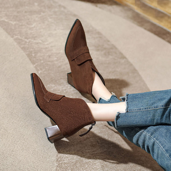 Low boots pointed-toe