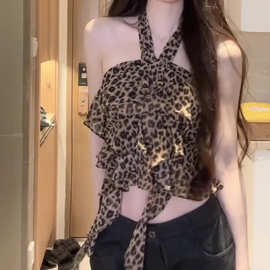 夏日度假感穿搭豹纹挂脖露背吊带设计感无袖背心海边性感辣妹上衣