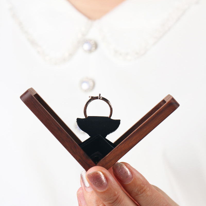 Wholesale Black Walnut Wood Rotating Ring Display Stand, Wedding Proposal Engraved Jewelry Box, Solid Wood Portable Jewelry Holder