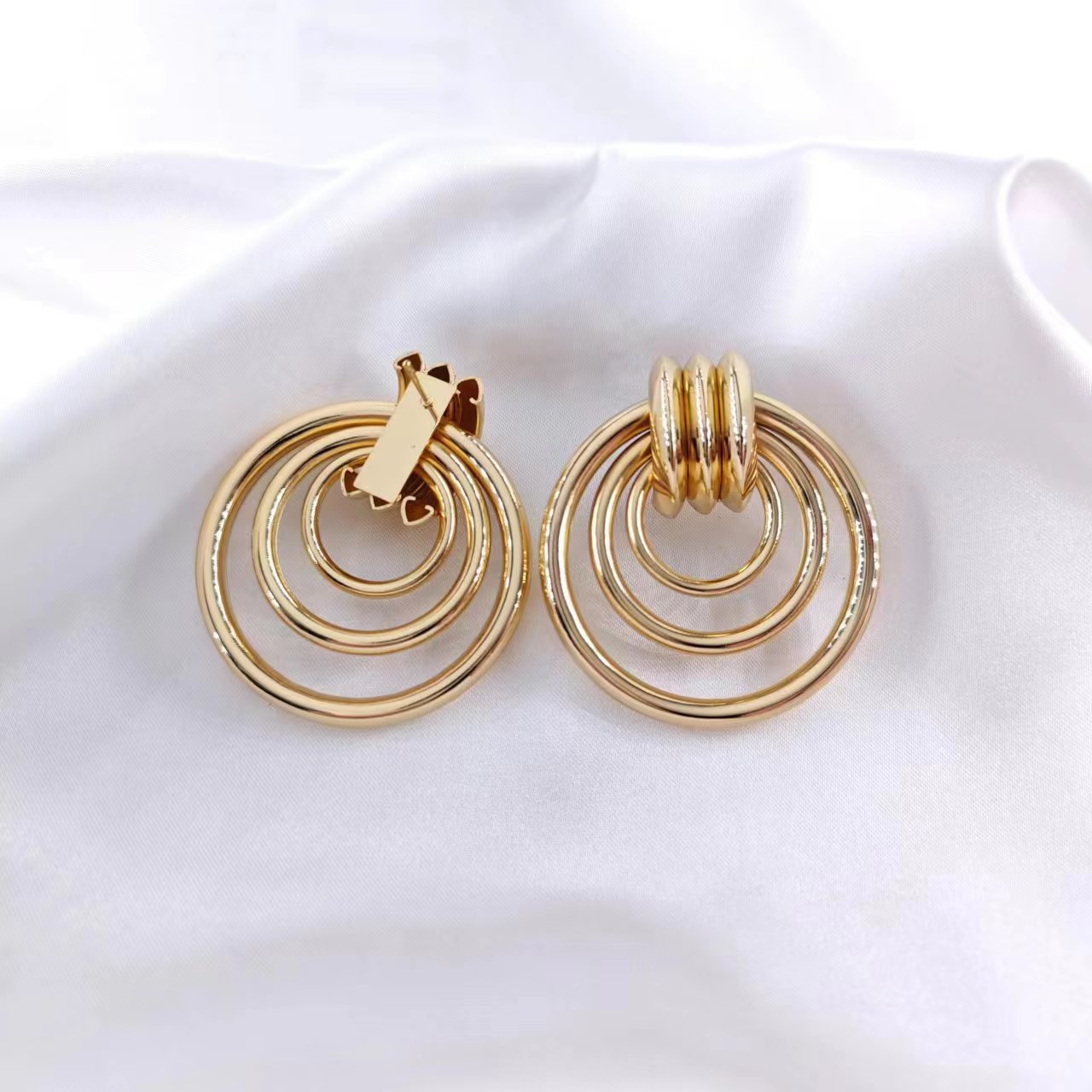 32g Weight 1 Pair Retro Geometric Plating Iron Earrings