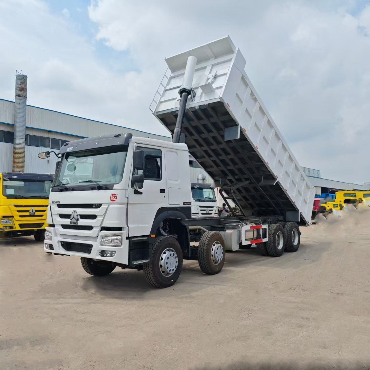 Cross-Border Sale of Second-Hand Howo 10-Wheel Dump Trucks, 371 Horsepower 6*4 Howo Dump Trucks