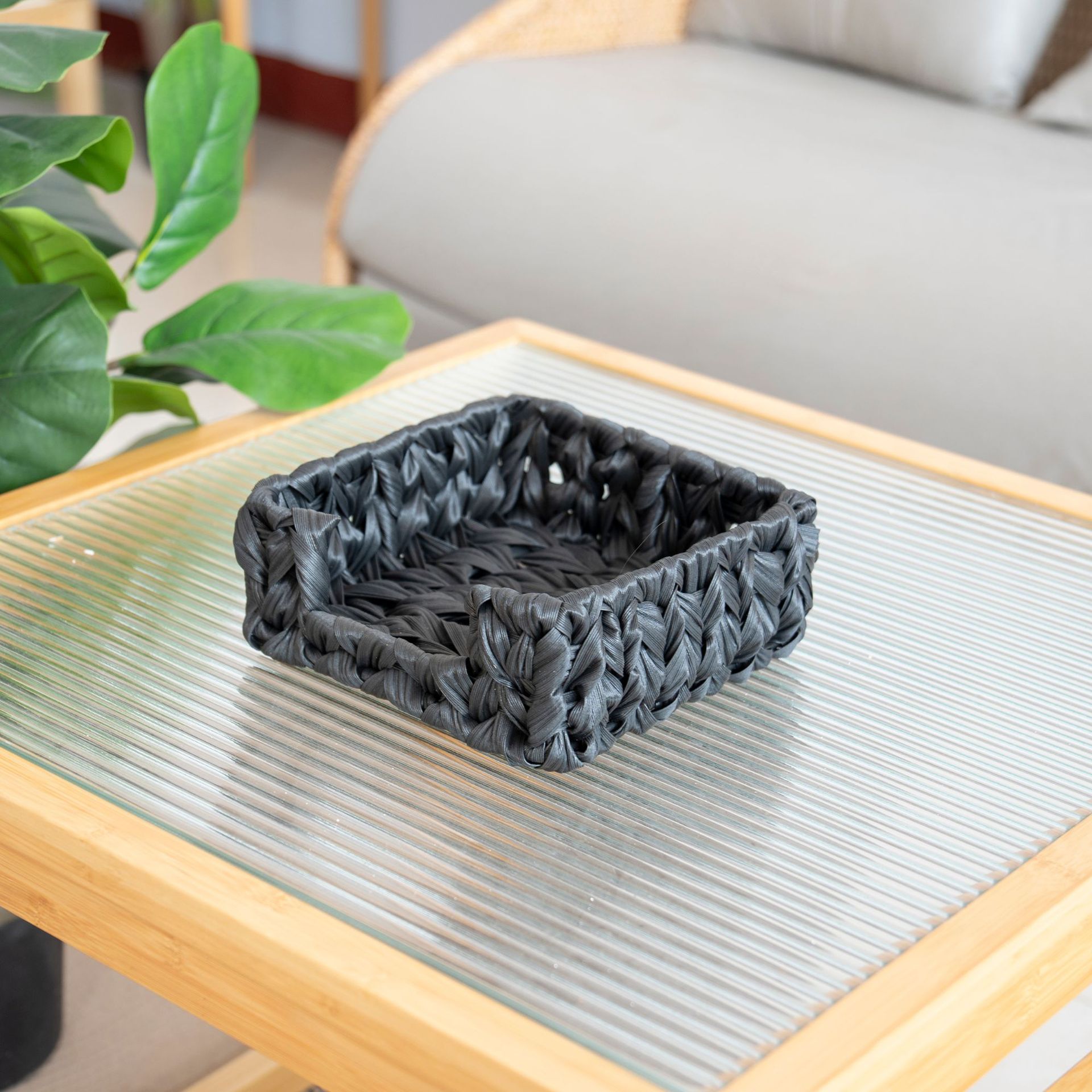 Fábrica directa venta caliente tejido de caña de plástico canasta de almacenamiento de cosméticos de escritorio canasta de almacenamiento de baño canasta de almacenamiento impermeable a prueba de humedad